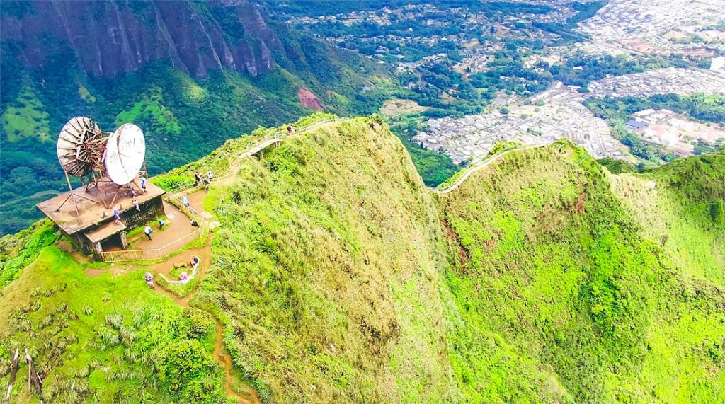 Stairway To Heaven Hawaii Hike: Epic Haiku Stairs Oahu Trail