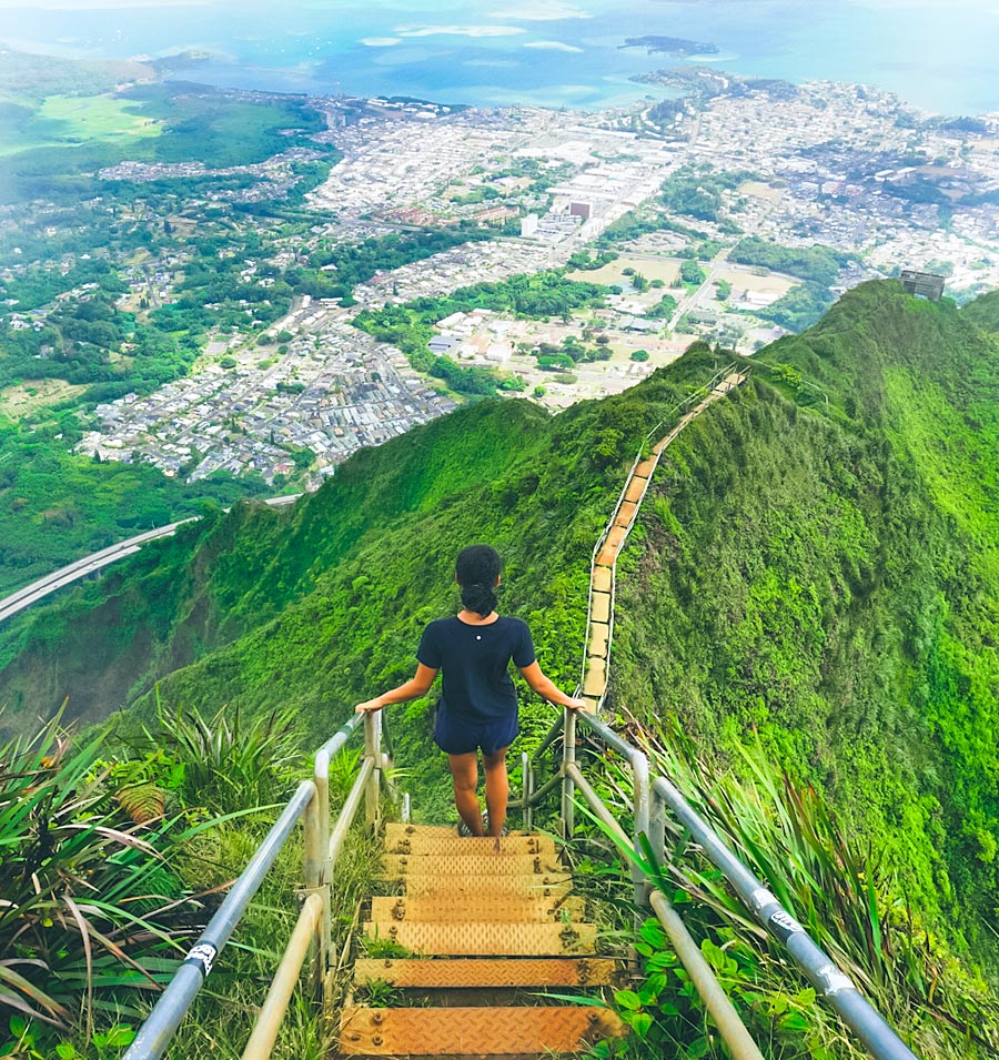 How To Do The (Illegal) Stairway To Heaven Hike in Hawaii