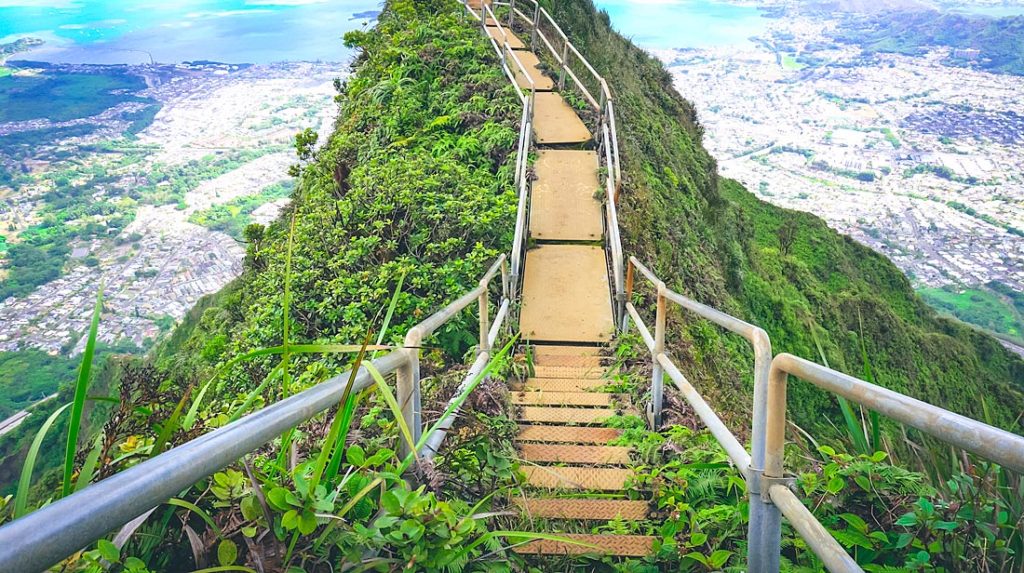 The Stairway to Heaven – a Forbidden Attraction in Hawaii - Places