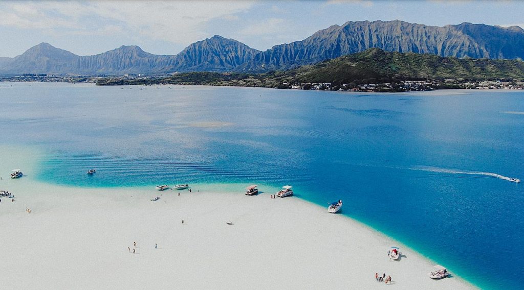 Plan to see the Kaneohe Sandbar on your Oahu itinerary